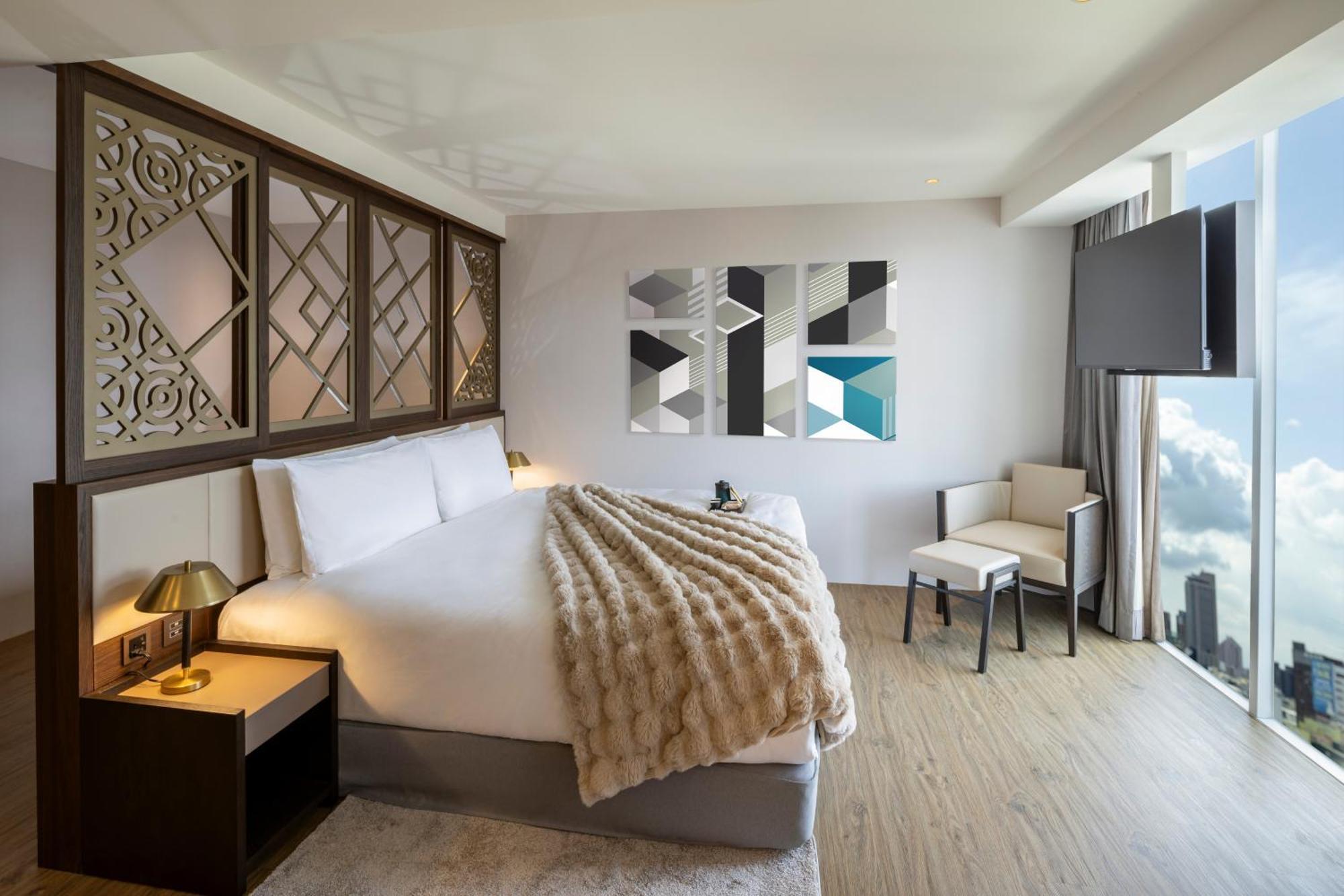 Voyage Kaohsiung By Cosmos Oasis Otel Dış mekan fotoğraf
